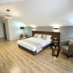 Crystal-Hotel-and-Spa-02.jpg
